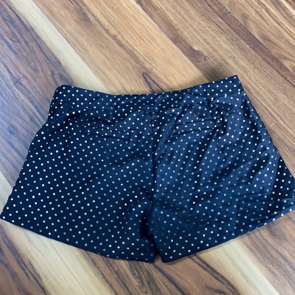 Umgee Black & Gold Shorts Size Medium - Picture 6 of 8